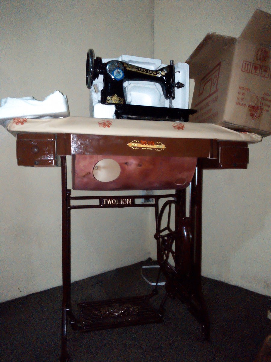 Chy_fidel's tweet photo. Thank you Elites, thank you for the gift of a sewing machine, May heaven reward you abundantly 🙏

#HappyBirthdayErica 
#EricasBeachParty https://t.co/mx6nSaHQWo