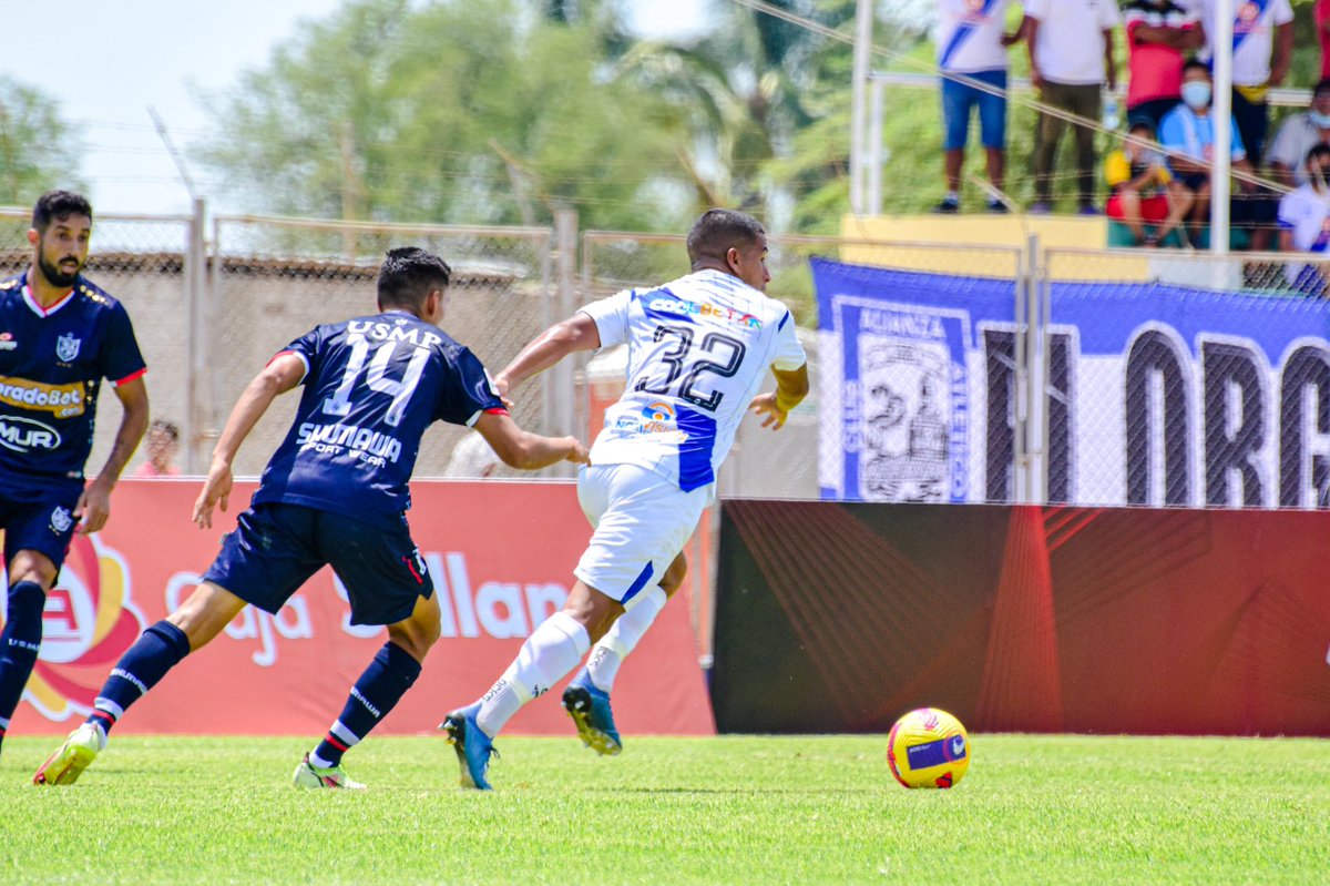 marciovz's tweet photo. Humildad, trabajo y constancia. ⚽🙏🔝

Nuevamente tocó sumar de a tres, ¡Vamos Vendaval, por Sullana y por su gente! 💪🏼
.
.
.
.
. @alianzasullana_ | #MV32
.
.
.
.
.
.
#alianzaatletico 
#marciovalverde
#futbolperuano
#liga1
#piura
#sullana https://t.co/DrnbctLJzl