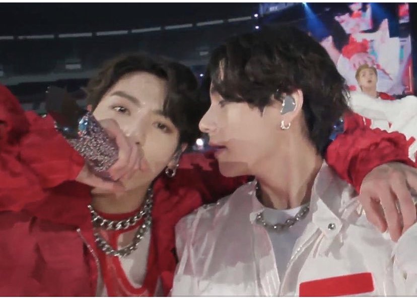 JKsLeisanushka's tweet photo. ��ои любимые крошки-магнитики🥰🥺 @BTS_twt #taekook #TAEHYUNG #JUNGKOOK #BTS_PTD_ON_STAGE_SEOUL https://t.co/Q8CVPb3Kcg