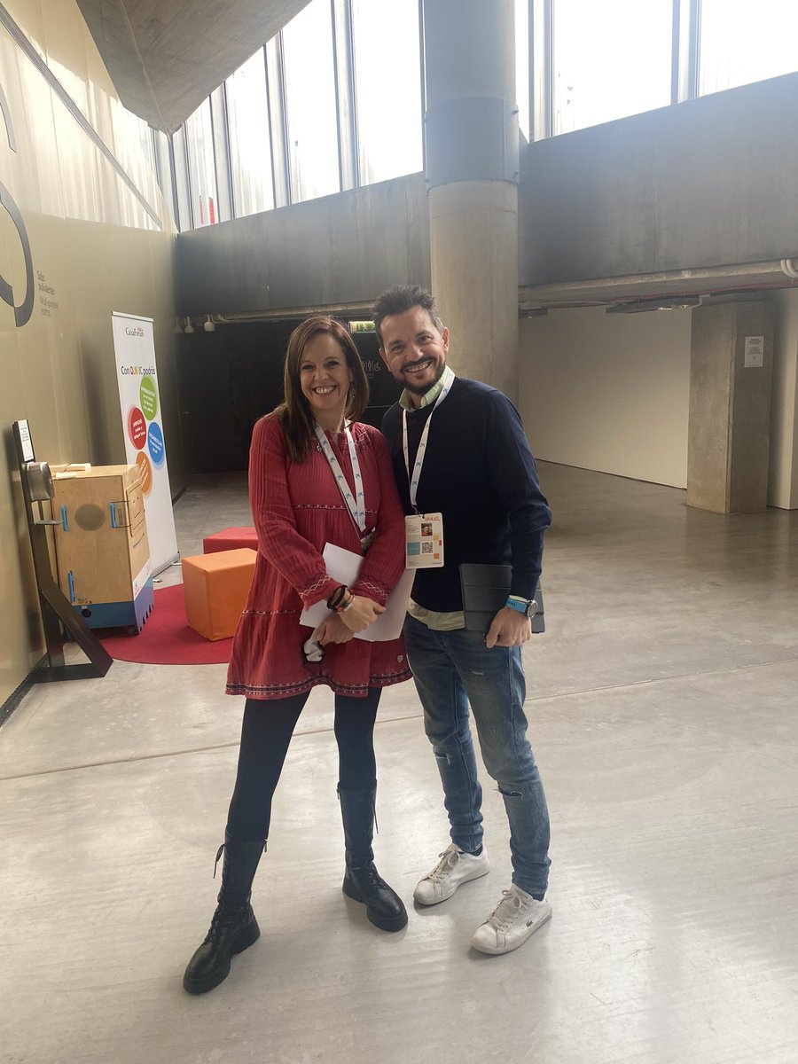 lolosan10's tweet photo. Finalizado el 2º encuentro del programa #LiderazgoparaelAprendizaje de @Educaixa! 
Días intenso de reflexión, co-creación y planificación. La necesidad de liderar desde el acompañamiento. 
Gracias @AnnaJolonch  @carminapinya @JoseAlberMartin, como siempre, inspiradores. https://t.co/hvQZCUYUr4
