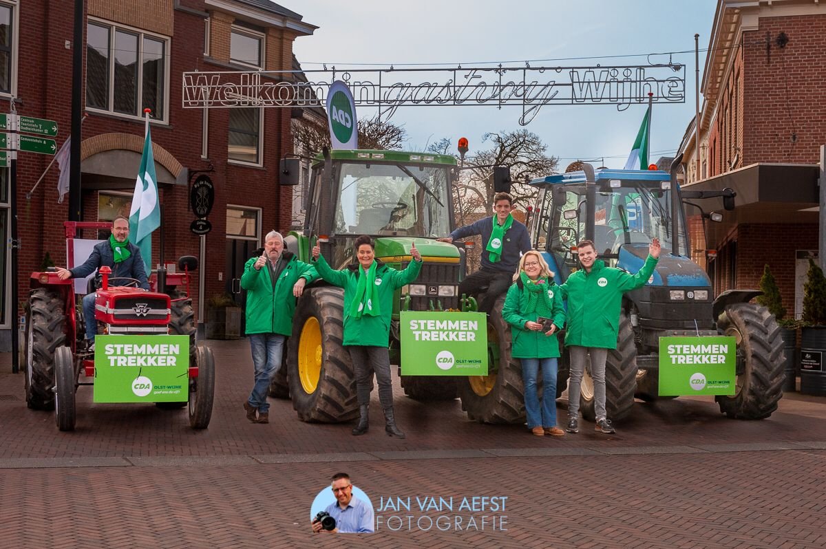 De_Mediaan's tweet photo. CDA Olst Wijhe met #stemmentrekkers in Wijhe. Wees gerust, ook in Olst,Boskamp, Boerhaar, Den Nul en Herxen hebben ze hun neus laten zien! @JolandeOlthof @JudithCompagner https://t.co/7WVm1qx5SW