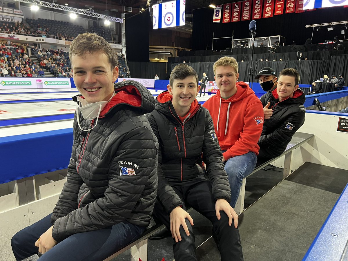 CurlingCanada's tweet image. .@Team_NYoung stayed to cheer on @TeamGushue in the playoffs! 

#Brier2022 @CurlingNL