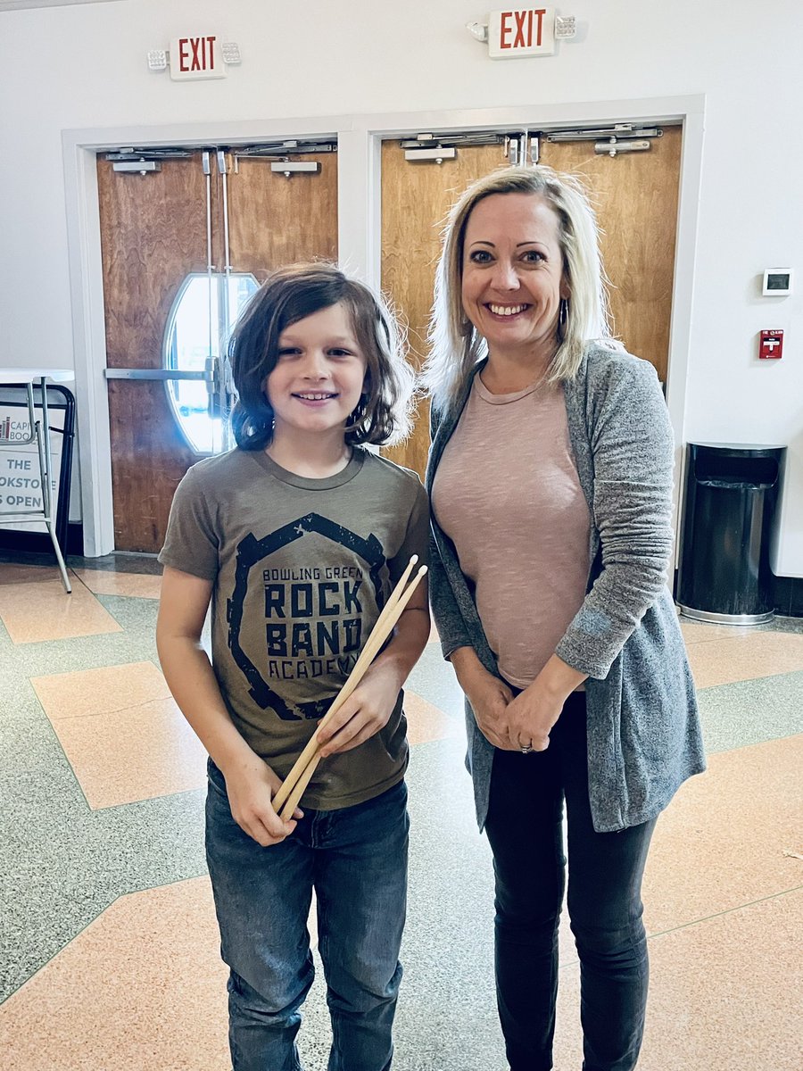 So awesome to watch my students do what they love! I had so much fun listening to this awesome kiddo perform with his band today! Mountain Moon rocks! <a href="/JresRockets/">JRES</a>