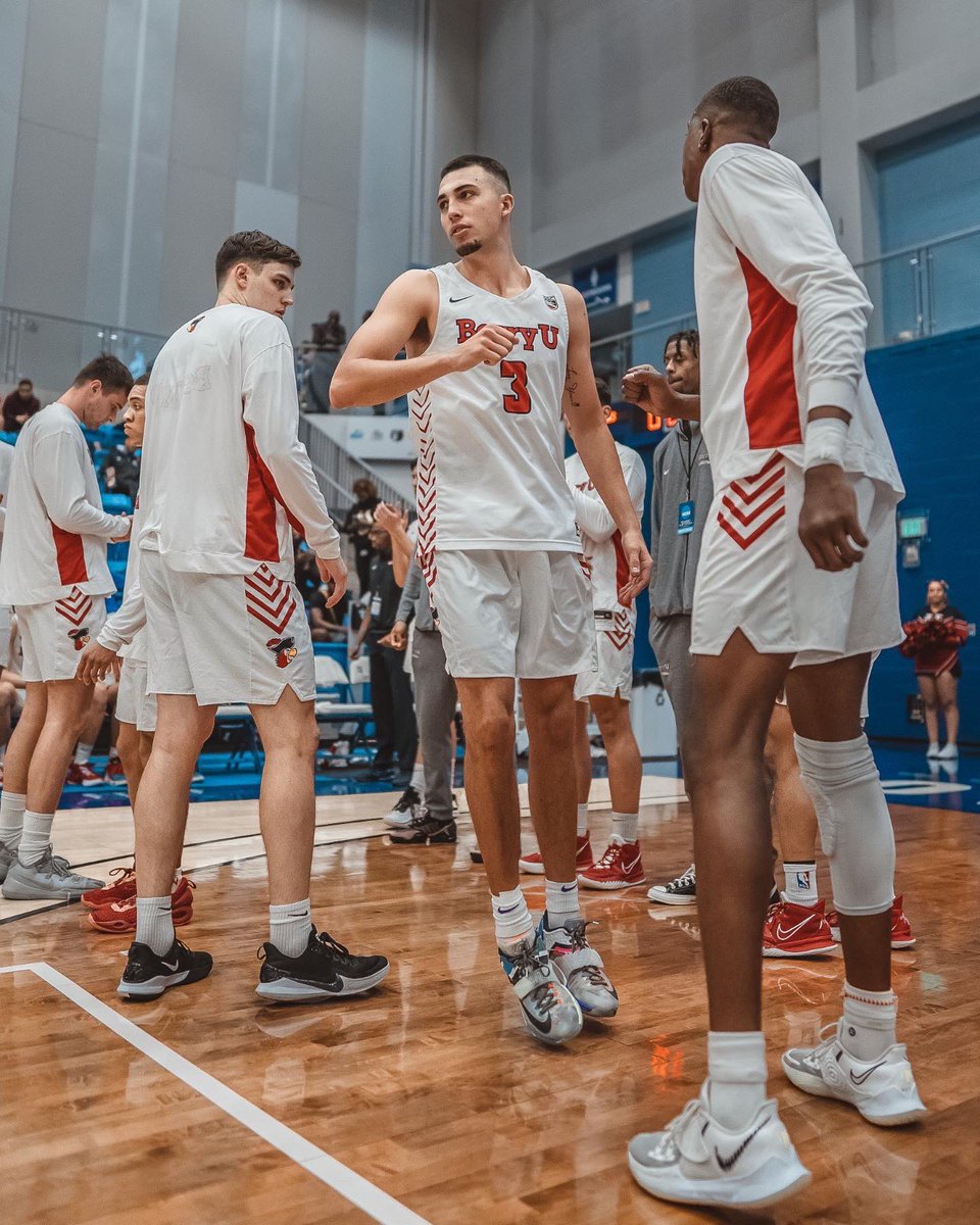 Leave it all out there. That’s the Buccaneer way. 💯✊

36 points on 10/16 shooting from deep for J-Swish yesterday. Jake Kakar finished the season scoring in double figures in 27 out of the Bucs’ 29 games. 

#BarryUMBB