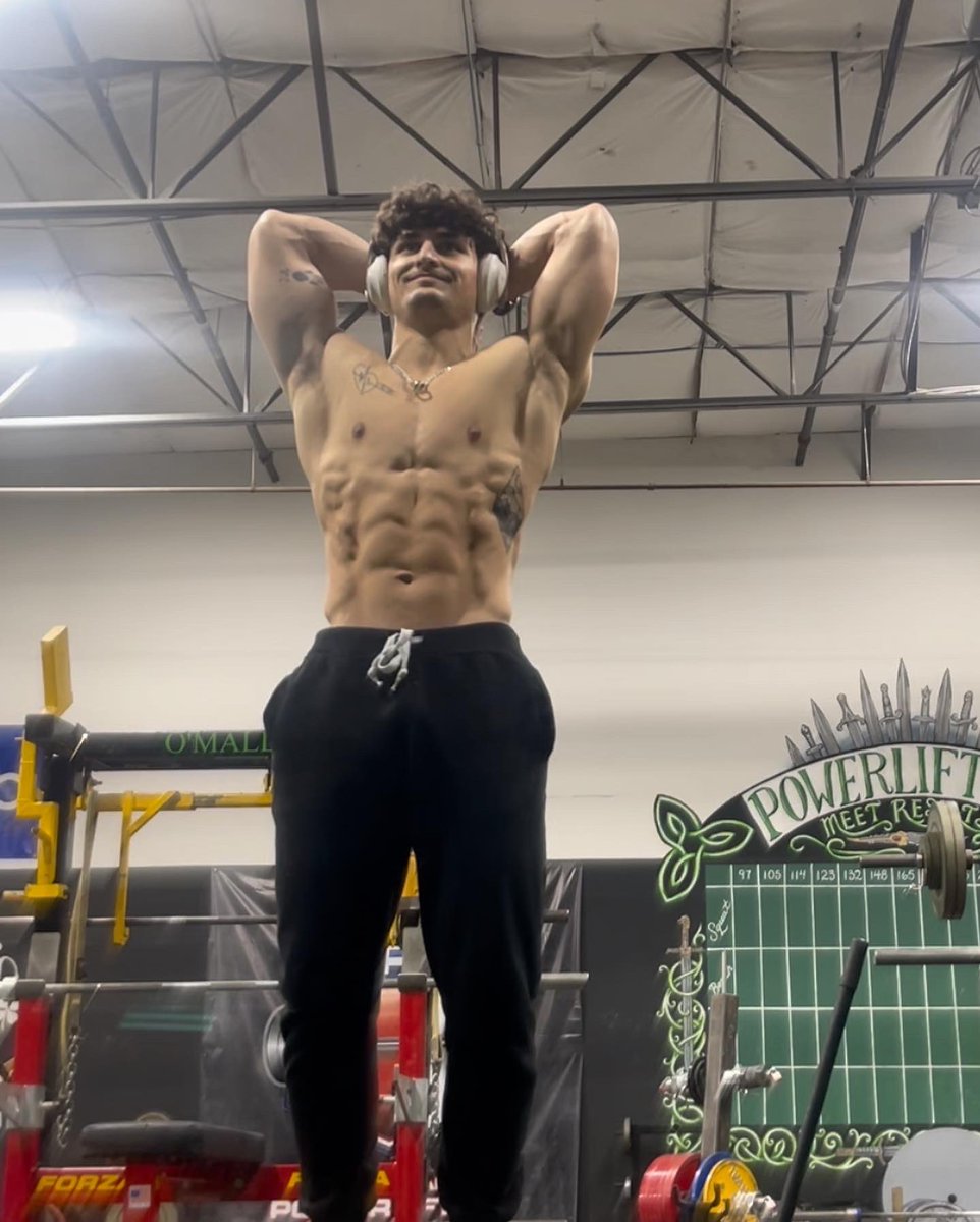 Spock_0's tweet photo. Well if you wanted to keep up heres some improvements you’ve missed. #1 my figures changed and #2 my mental #bodybuild #olympia #Gains https://t.co/NnIkBwzqpT
