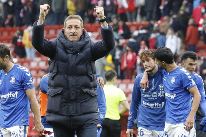 mdaswani's tweet photo. La felicidad de Ramis (y el gesto de Pomares). Equipo. https://t.co/RQmLK35SEV