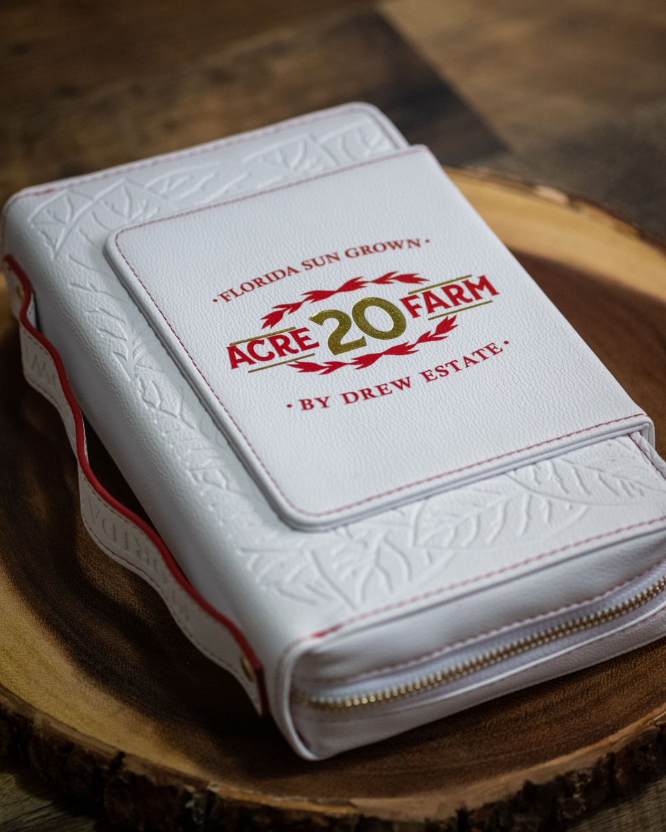 drewestatecigar's tweet photo. Have you seen our new 20 Acre Farm Swag? If you want to check it out yourself head to https://t.co/cam6en8XsJ for a 20 Acre Event near you! #De4L #20AF
๐ธ : @thestogielife https://t.co/BWkiYXdtY2
