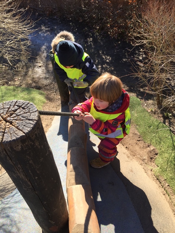 TinytotsD's tweet photo. Climb, climb, climb higher......
Obstacle courses are not only good for developing children's gross motor skills, research shows these improve focus and resilience among children
#tinytotsdk #preschool #kindergarten #copenhagen #outdoorfun https://t.co/ydjkkO6ujx