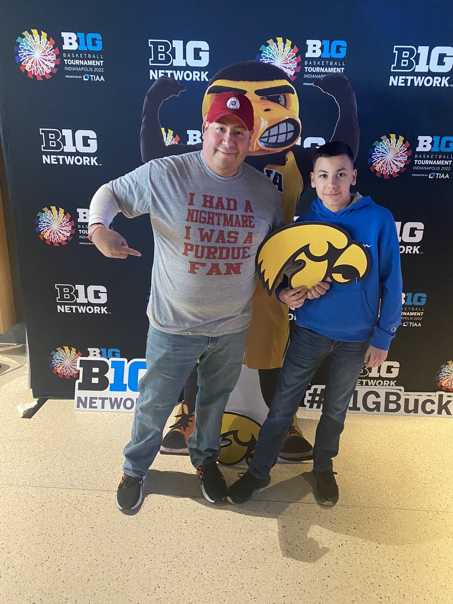 flo1372014's tweet photo. We root for anyone playing Purdue!! Go Hawkeyes!! #iubb #b1g10tourney Hoooooosiers!! https://t.co/Jet40fVI4w