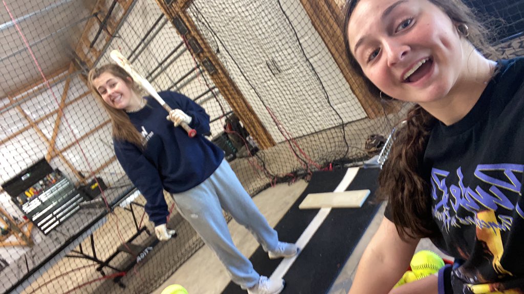 CarsonBradsher1's tweet photo. Nothing better than spending a Sunday after noon hitting with your bestfriend!! @rainey_payton https://t.co/AxlA0pRKMt