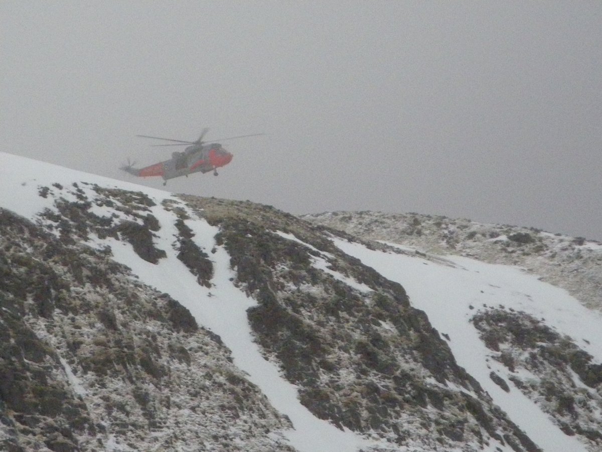 Mountain_Scot's tweet photo. Several lessons from this rescue on Beinn Sgulaird. But it's also a reminder that - if you DO need a mountain rescue - it's not instant. These guys sat in cold &amp; darkness for over 9 hours before rescue. Make sure you have enough clothes.
https://t.co/GlJayqNalr https://t.co/psa64JDF16