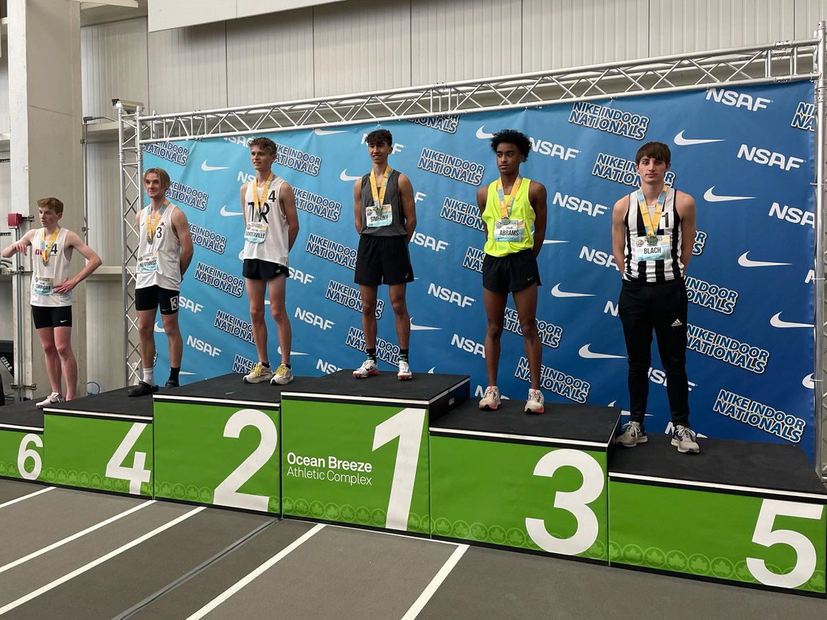Thomas Blach drops a nice PR in the EE 800m at Nike Indoor Nationals to take 5th place in 1:57.52! #OBtrackandfield