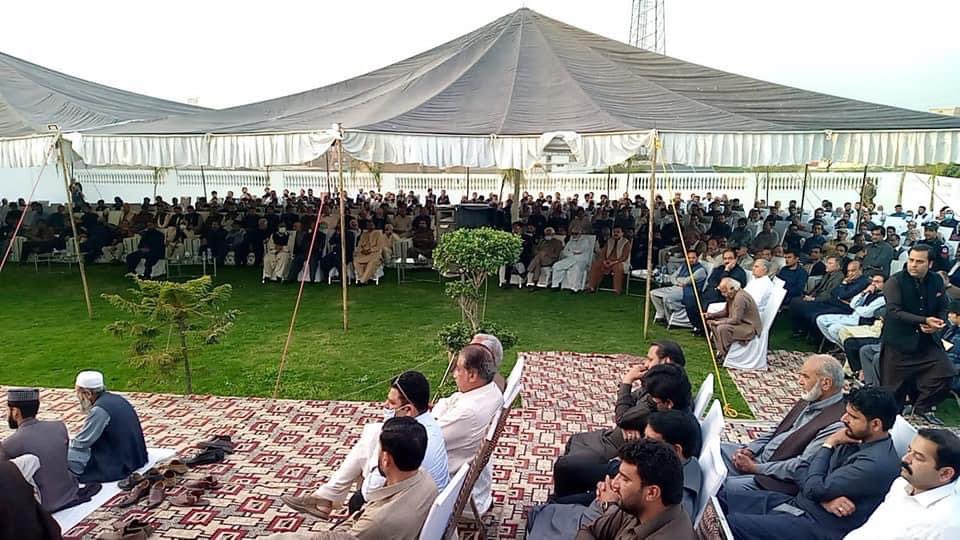 RajaBasharatLAW's tweet photo. صوبائی وزیر قانون پنجاب محمد بشارت راجہ کی ہمیشیرہ کی رسم قل دھمیال میں ادا کر دی گئی جس میں اراکین قومی و صوبائی اسمبلی، وزراء، مذہبی، سیاسی و سماجی شخصیات اور علاقہ معززین کی بڑی تعداد نے شرکت کی۔
#Dhamial #Rawalpindi #PP14 https://t.co/g7NArdBEwS