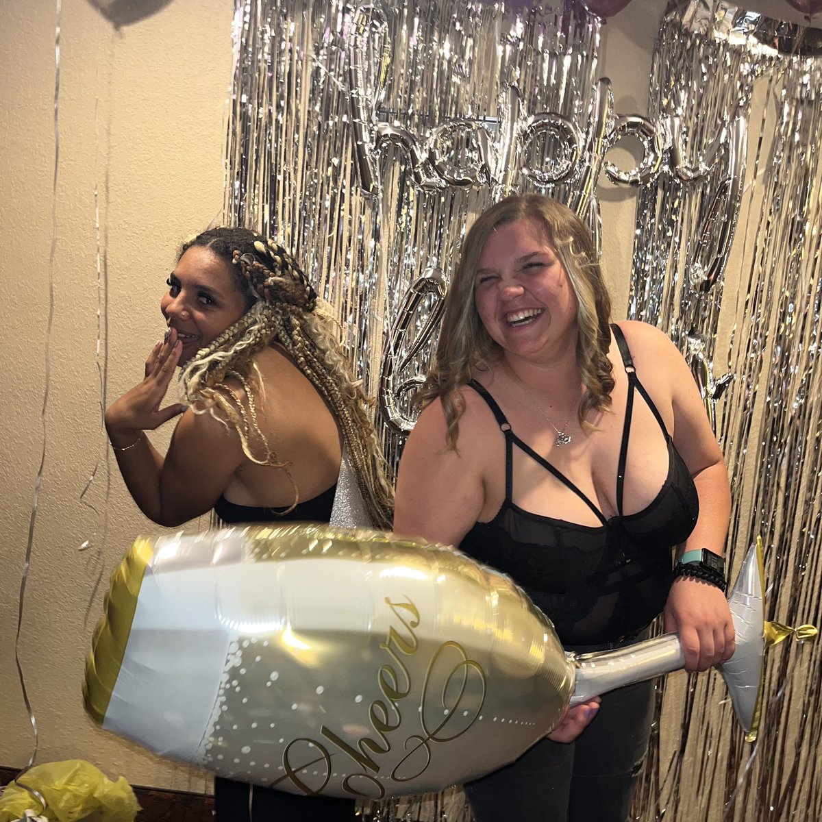 kenzzzann's tweet photo. twenty one 🥂 https://t.co/2oPUKnUXVr