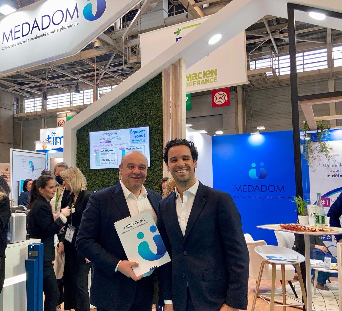 medadom_'s tweet photo. Clap de fin pour cette édition du @PharmagoraPlus ! 🎬

Nous repartons avec le sourire plus que jamais convaincus par notre mission conjointe avec les #pharmaciens : permettre un accès aux #soins pour tous !

À l’année prochaine 👋 https://t.co/IL7CxoLjqW