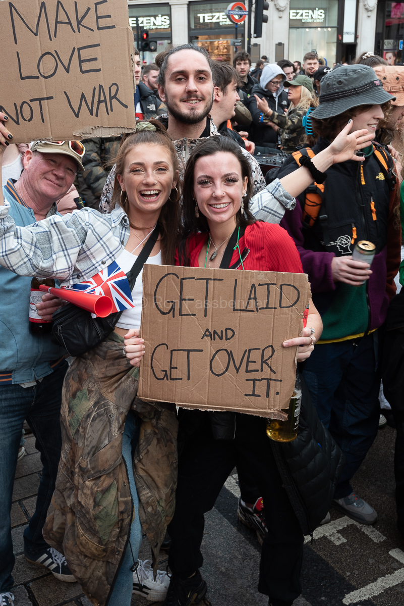 IMAGES: Dance For Peace, London, 13/3/22. Street rave arranged by events &amp; media organisation <a href="/SaveOurSceneUK/">SaveOurSceneUK</a> in solidarity with Ukraine &amp; raising funds for the <a href="/decappeal/">DEC</a>. Not quite the Love Parade (showing my age!) but a fab crowd. #danceforpeace #StandWithUkraine