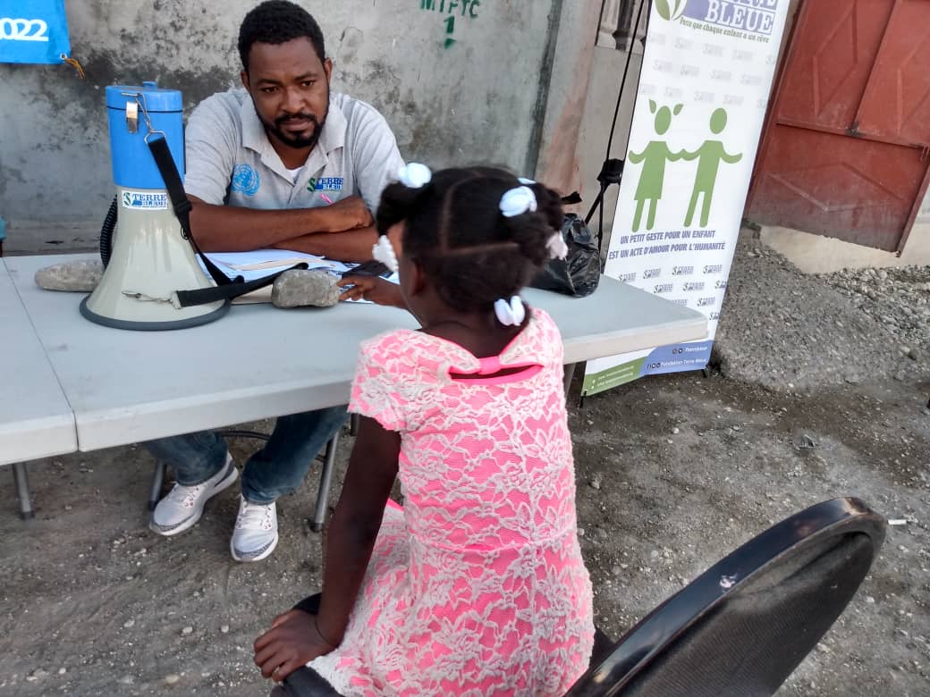 fterrebleue's tweet photo. A l'écoute des enfants!

#kiosquedinformationmars2022

@undphaiti https://t.co/km3QPing6j