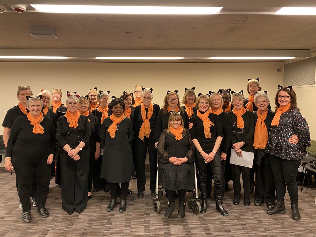 lisamatthewman's tweet photo. Big about singing. Getting ready to perform this afternoon. 💖😍💖

#bigaboutsinging #corbycommunitychoir https://t.co/yEnkQYTTqI