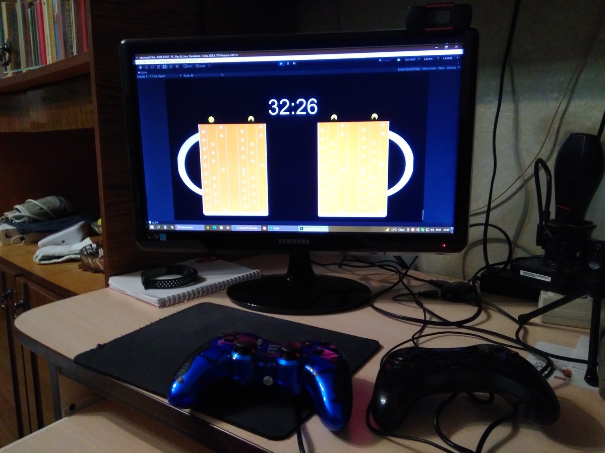 Testing my #beerthemed #beercade #arcade game for two players. Each Player has to catch as much beer bubble as possible .The