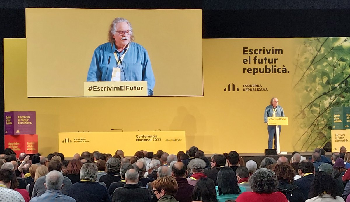 esquerrasantboi's tweet photo. Jornada de cloenda de la #CNERC2022: amb la votació de la ponència política, la militància hem dit un rotund "sí" a l'estratègia que guiarà els propers anys. #EscrivimElFutur! ✊

Un orgull estar encapçalats per l'@junqueras i escoltar les seves paraules i les del @JoanTarda. ✊ https://t.co/34oIgqNuSF