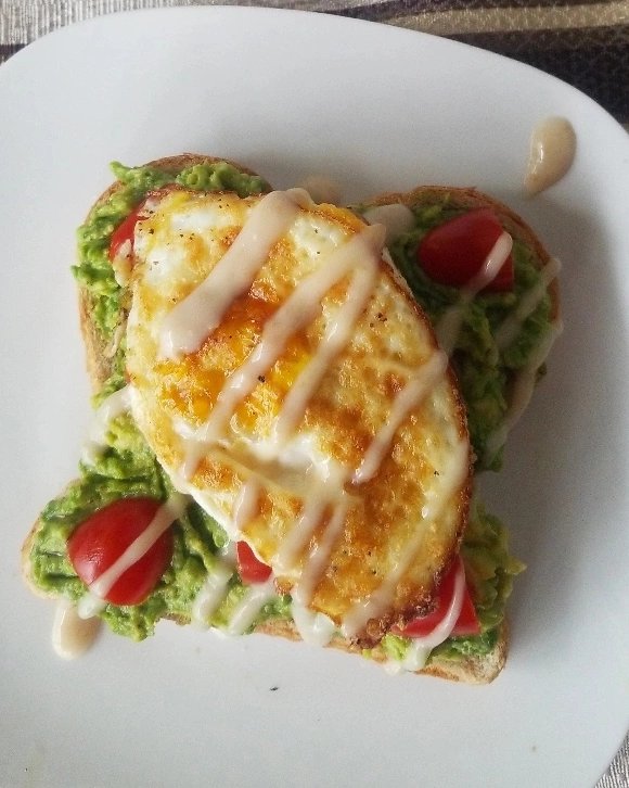 onelovecooking's tweet photo. Avocado Toast with Cherry Tomatoes &amp; a fried Egg. 😋🥑

#Avocado #avocadotoast #cherrytomatoes #Egg #Foodie #foodphotography #foodblogger #food #toast https://t.co/cOZy8zoYuU
