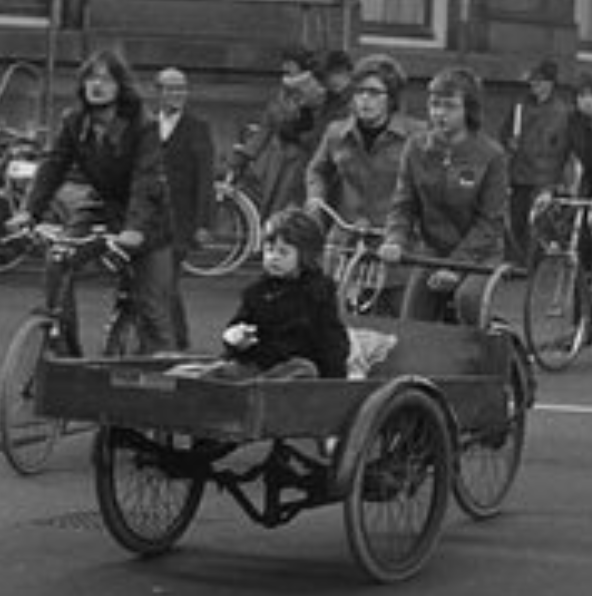 rjp11's tweet photo. @berkie1 this cargo trike 🔥 https://t.co/zQUnjQyuvC