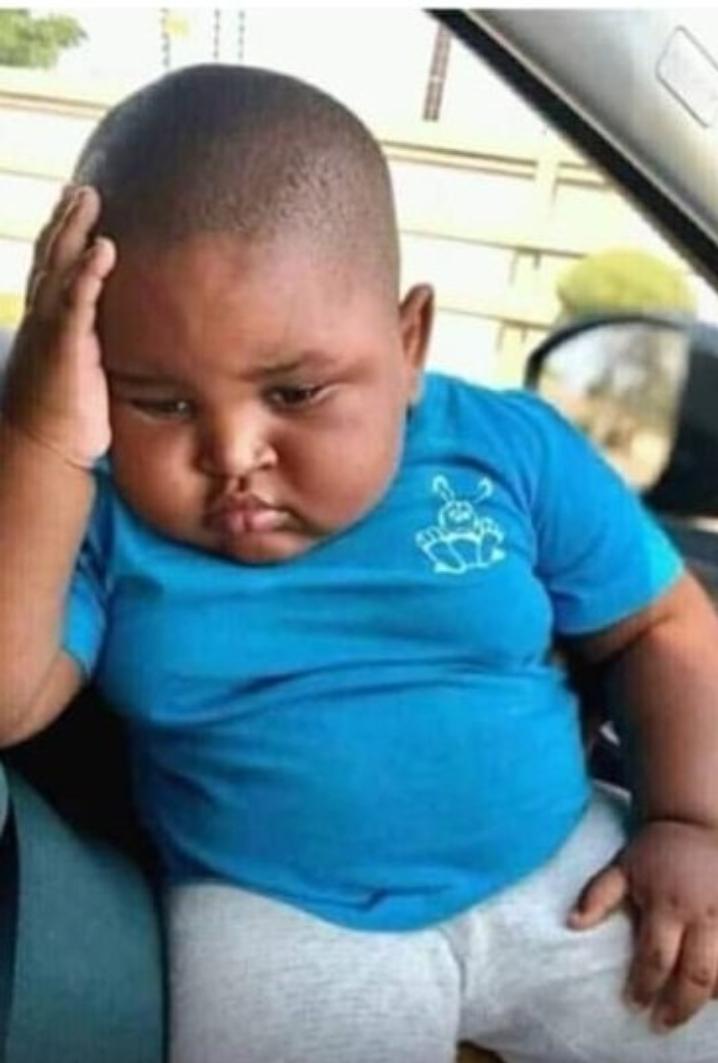 IMatunjwa's tweet photo. @MandisaZondi7 Ngacela my younger sister ukuthi angikhulumele naye🤦‍♂️ https://t.co/FcXM95joHI