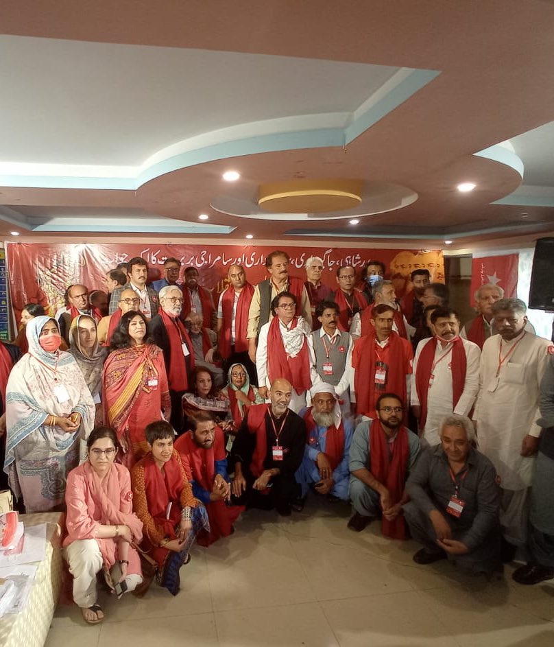 Tooba_Sd's tweet photo. AWP has elected a Sindhi as its General Secretary and a Baloch as it’s President.
The federal committee has Seraiki, Pashtun, Gilgit-Baltistan, Kashmiri, religious minorities, women, farmers, young peoples representation. #AWPThirdCongress https://t.co/nICITBiq5Z