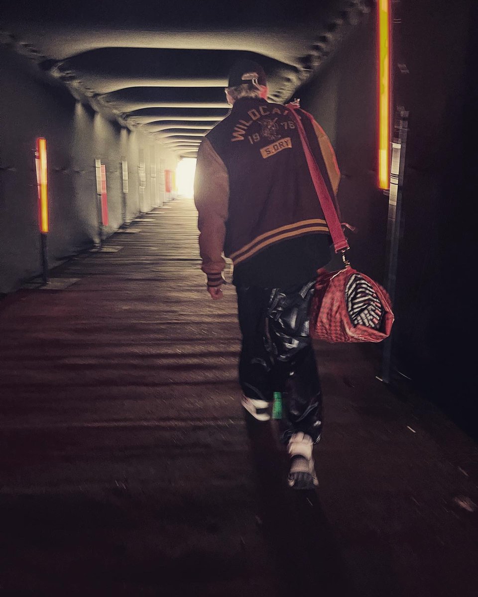 TheVampsTristan's tweet photo. Bon vOyagë https://t.co/ycalRzGpdm