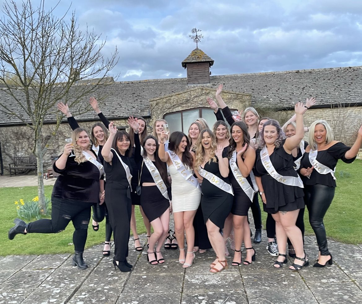 Ange412's tweet photo. Fab weekend celebrating my nieces hen !! 🎉👰🏻♥️@TilyMeg https://t.co/qKu2pV7OGb