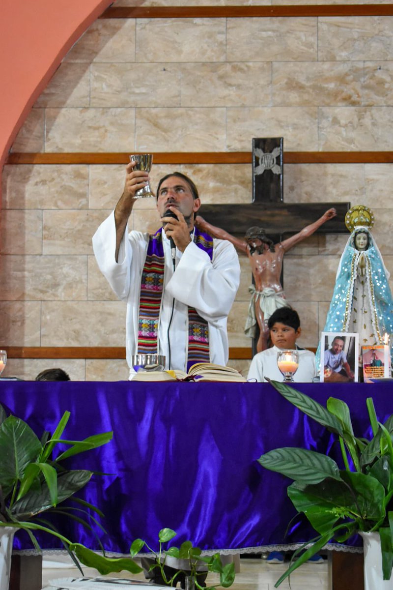 Sergio_OrtizOk's tweet photo. Compartí la misa oficiada por el Padre Tano Angelotti en la Parroquia San José. Un encuentro especial porque celebramos también los #9añosdeFrancisco 
Gracias a los compañeros de Factor Francisco por la invitación. 
#FratelliTutti https://t.co/Nc0pbZHe0s