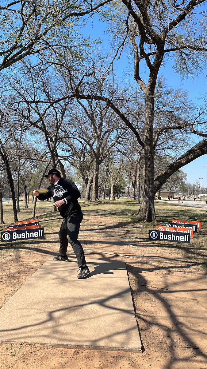 brodie_tracker's tweet photo. Hits an early tree and bounces right OB. 2nd shot from ye drop zone is a few ft outside C1 his step putt drains the chains and we’re in for par! A full grind out here today ladies and gents https://t.co/rTrvkcSuwV