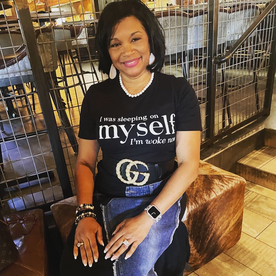 PastorTMcGill's tweet photo. Note to self: wake up and stay woke.
Don’t worry about them sleeping on you just don’t sleep on yourself!. #herstory #lessonsfromthefirstlady #lessonsfromeve #femalepreacher https://t.co/iElz4H328l