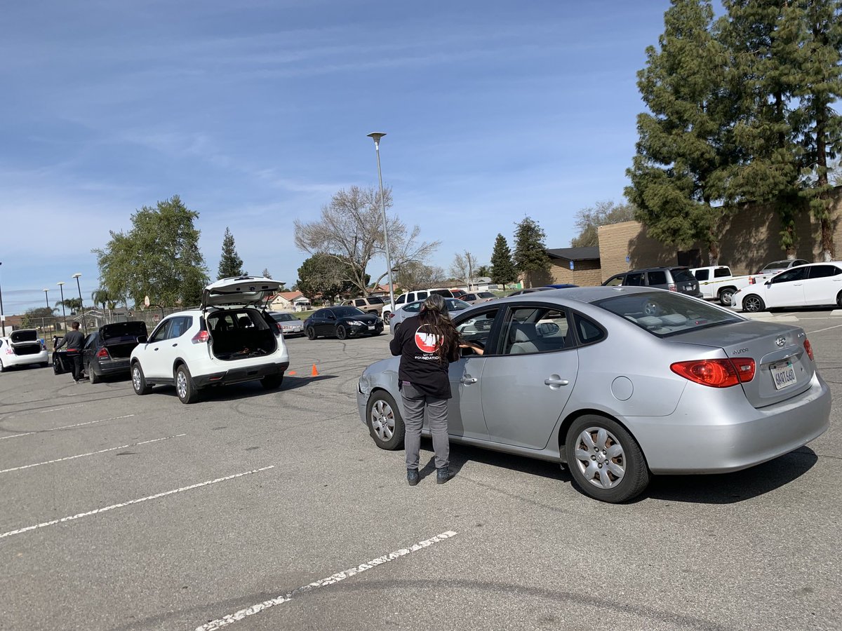 CA_LaborCommish's tweet photo. Working with Agency and community leaders like @UCMercedCLC Western Family Preservation Services @UFWupdates in Fresno to REACH EVERY CALIFORNIAN! Outreach is foundational to strategic enforcement. Learn your rights ask us 1-833-526-4636. #WorkerWeekOfAction https://t.co/wzqKbOfkKV
