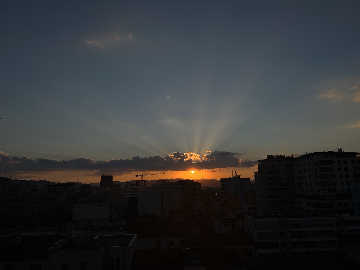 BLERINAALLUSHI's tweet photo. No filters. Sunday sunset, Tirana. https://t.co/p1foew4gdH