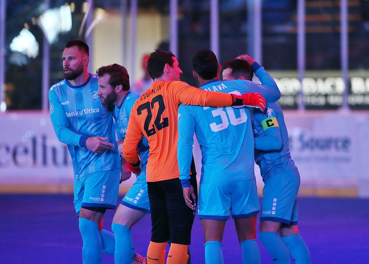 UticaCityFC's tweet image. FINAL here @ADKBankCenter 

San Diego Sockers 6 - 5 UCFC

Utica falls just short of the comeback. Another day with great energy from the fans.