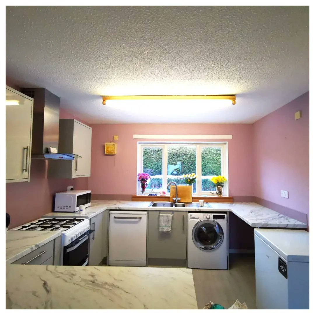 GeerafDecorator's tweet image. 🧘Customer was so happy with this kitchen makeover that she felt inspired to renovate another room soon.🛋️

🦒She asked us to strip wallpapers, skim coat and paint walls in Living room later this month. Stay tuned for more updates🦒