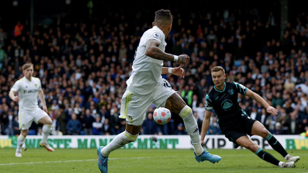 LUFC's tweet photo. 😍 That pass! Rapha x Joffy! https://t.co/ddfm805Mxr