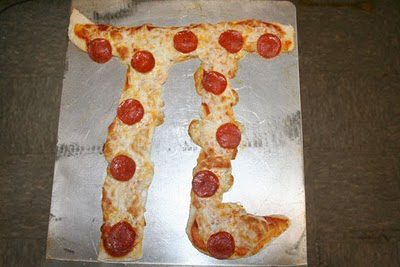 peeweeherman's tweet photo. Happy #PiDay!!! https://t.co/xwHMtOm1D1