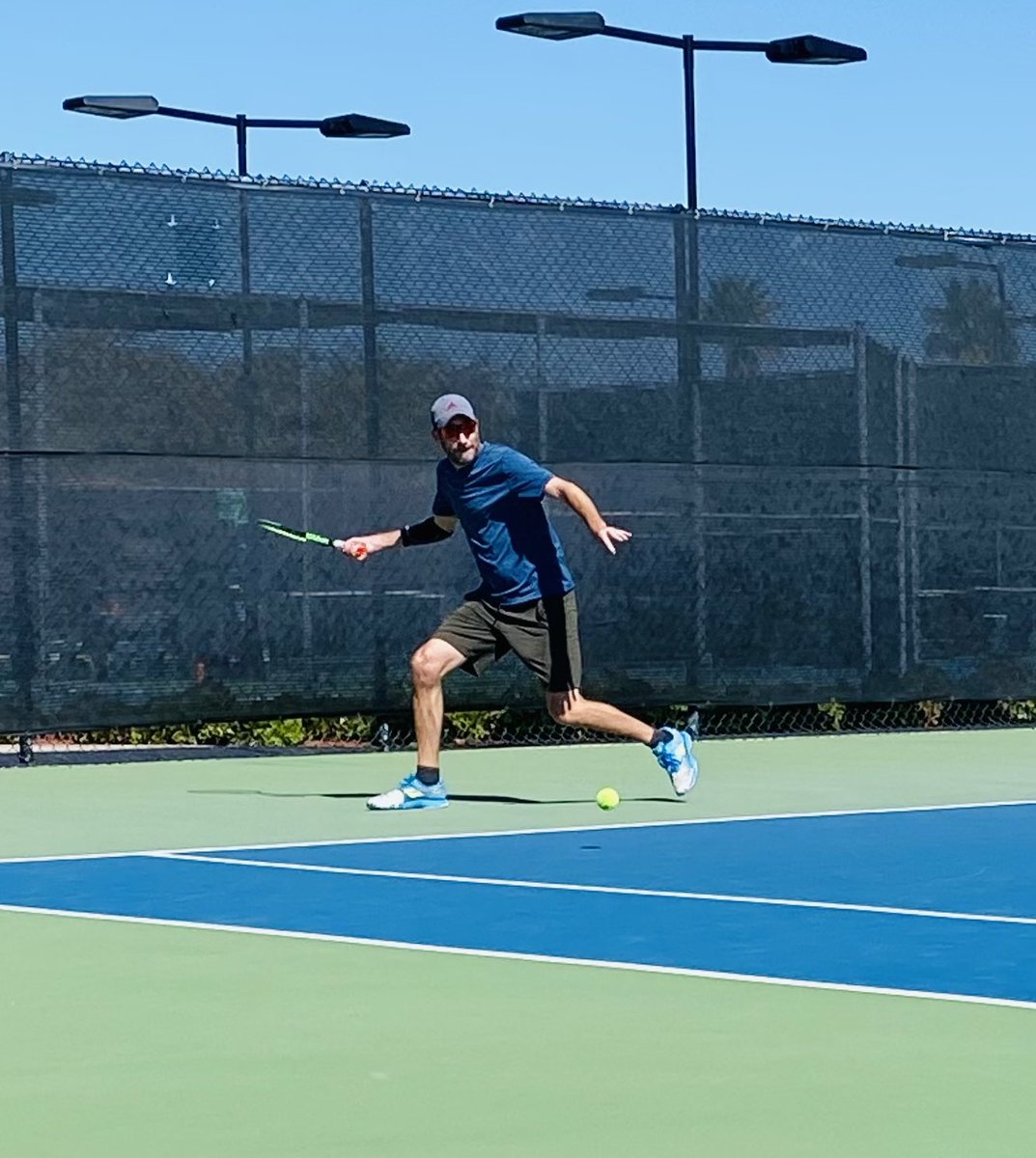 rogueAelfinn's tweet photo. USTA 4.5 Singles #ActionShots #Forehands https://t.co/ymKQgdzbxl