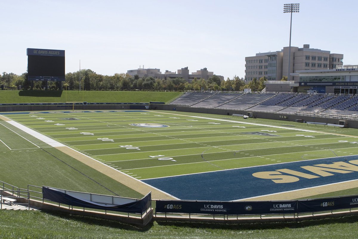 JoeStein2023's tweet photo. Thank you @CoachHawkinsUCD for the invite up to @UCDfootball! I am so excited to plan to visit with you, the coaching staff &amp; see what the school has to offer in furthering my education and football career. @BrandonHuffman https://t.co/Rx0g4WYxAZ