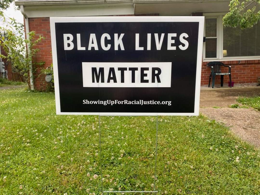 AnneGWoodhead1's tweet photo. On this day, the 2nd anniversary of the police-killing of #BreonnaTayor, I note two signs that stand before my house contually.
#BlackLivesMatter
#LPDAccountability https://t.co/mfj12QmJo1