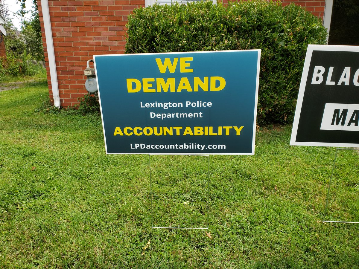 AnneGWoodhead1's tweet photo. On this day, the 2nd anniversary of the police-killing of #BreonnaTayor, I note two signs that stand before my house contually.
#BlackLivesMatter
#LPDAccountability https://t.co/mfj12QmJo1