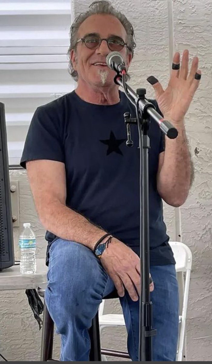 AlwaysTicosGirl's tweet photo. Tico at the rock&roll camp today!! 🔥🔥 #BeStillMyHeart #MissThatFace https://t.co/eEhIEUiaND