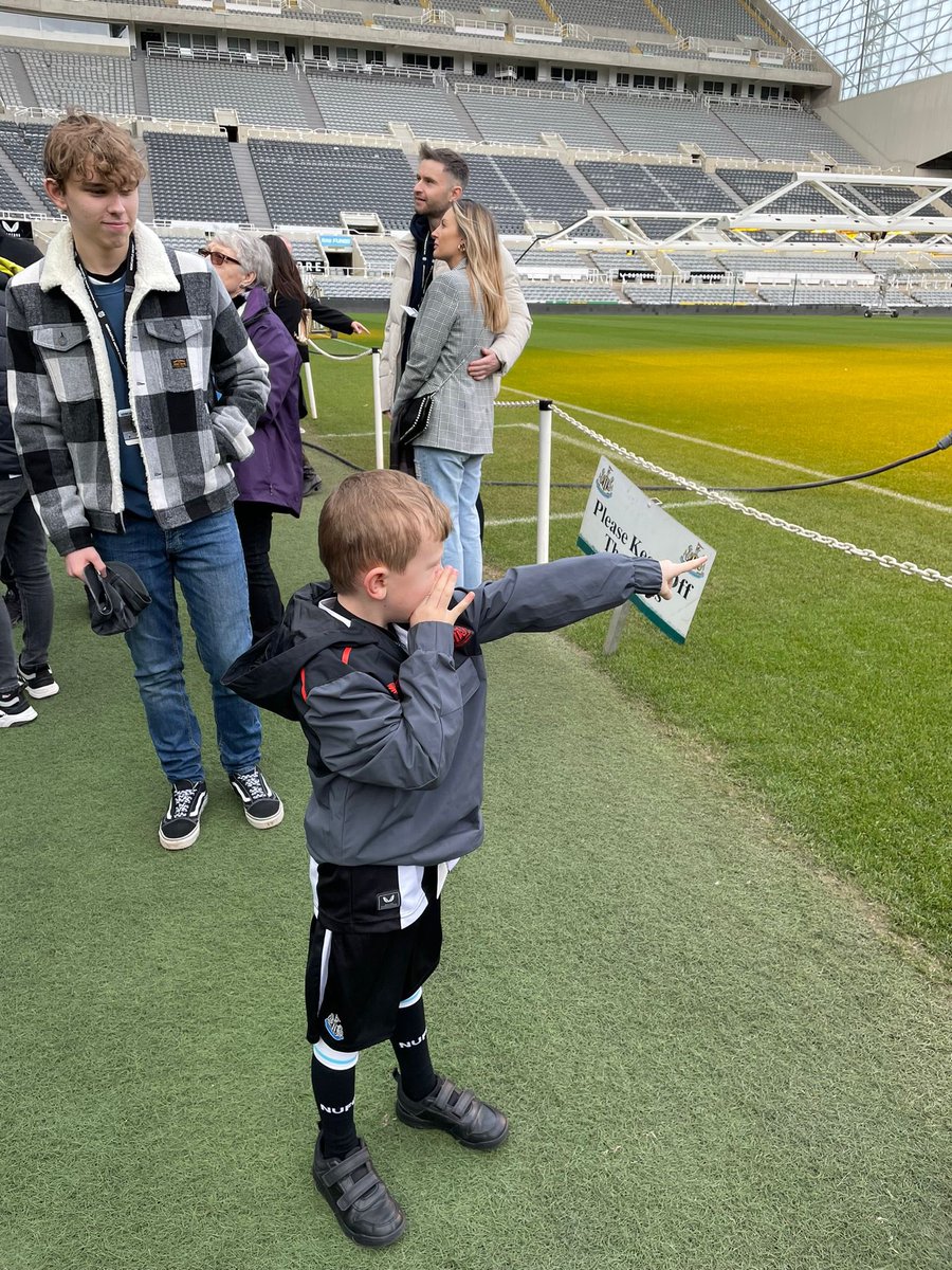 DowlingMichelle's tweet photo. Jacob got to enjoy one of his Christmas presents today, a NUFC stadium tour. He looks good in black and white ⚽️@Newyorkprimary @NYPSYr2Foxes @NUFC @ghodoussi https://t.co/eS2FJCzaht