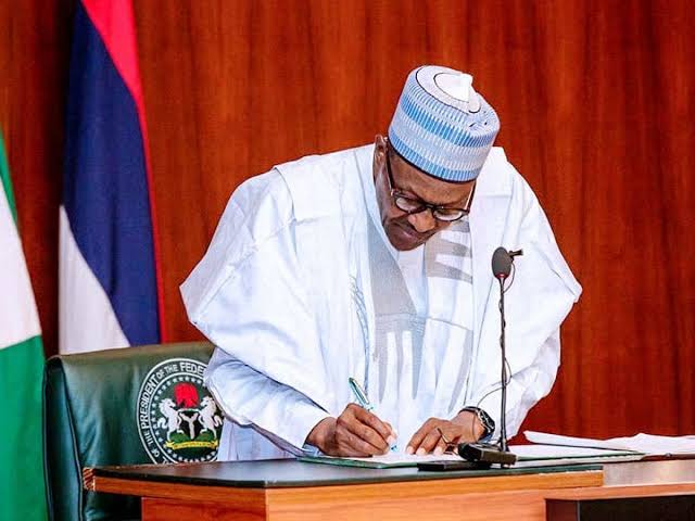 thecableng's tweet photo. Sources: Buhari has approved sanctions for those responsible for off-spec petrol | TheCable https://t.co/upWD19wCYj https://t.co/horLcVfdZW