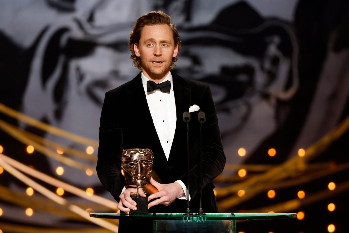 daisy_104's tweet photo. #TomHiddleston
#BAFTA #BAFTAs2022 
#EEBAFTAs 
March 13, 2022 https://t.co/t8x0SlMmAs