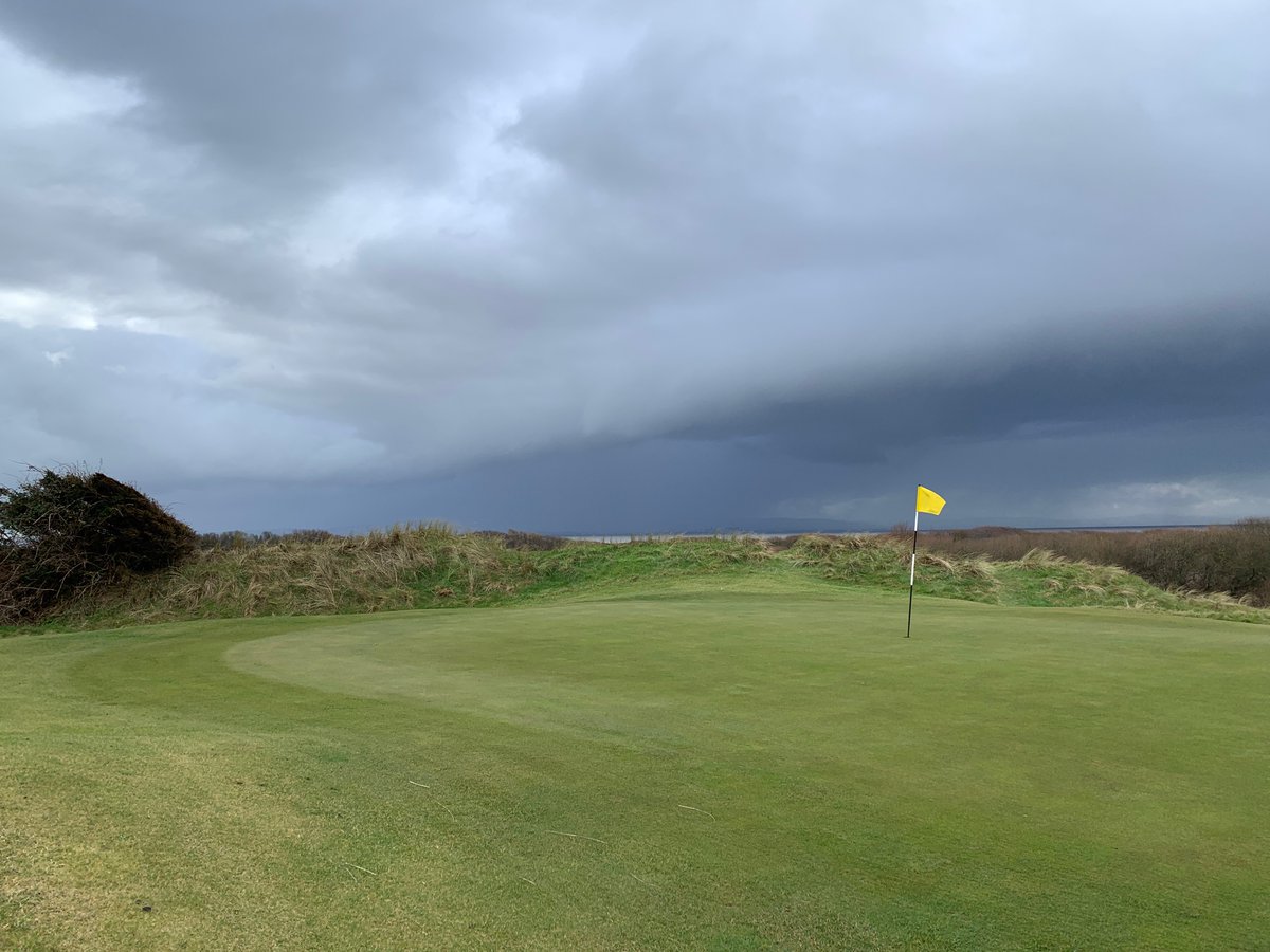 Is it even links, if you don’t get wet in March? 👌🏼