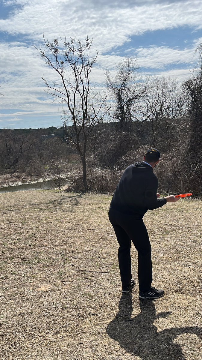 brodie_tracker's tweet photo. Forehand hypercane off the tee hooks way further left than expected into the headwind and doesn’t come back in bounds.Our 3rd shot lays up on top of the hill and we nail an incredibly difficult 4th shot around the bend without being able to see the fairway/cage. And..lands in C1! https://t.co/Gbyk1XLs7q
