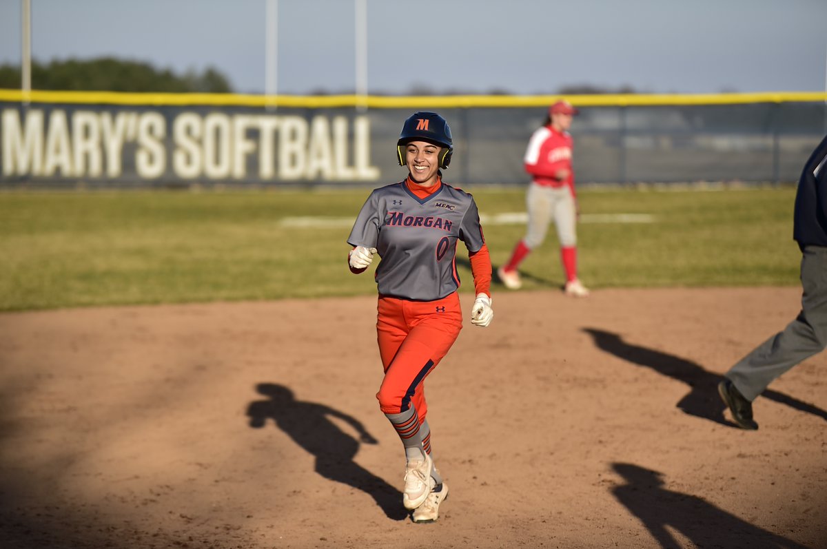 MorganStBears's tweet photo. 🐻🥎A few snapshots from the Lady Bears' 8-0 victory Saturday (March 11)🆚 @Cornellsports👏
📸 https://t.co/IrsOv8qAdP 
@MEACSports | @UnderArmour 
#GoBears🔷🔶 https://t.co/QgCZGvhUdQ